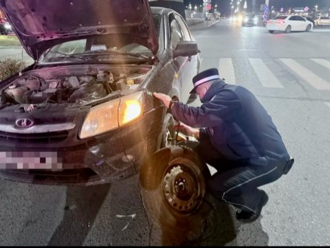 В Самарской области сотрудники Госавтоинспекции продолжают оказывать помощь участникам дорожного движения